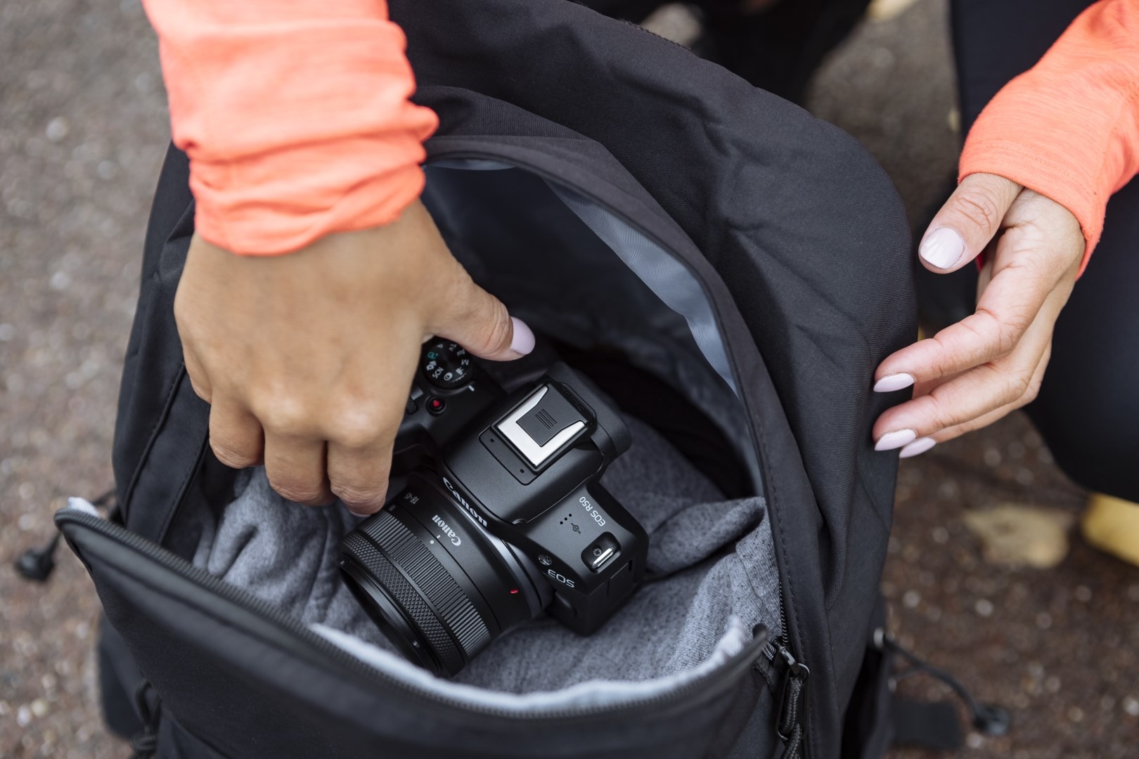 Canon  EOS R50, Black + RF-S