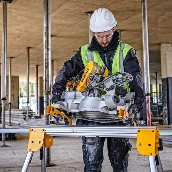DeWalt  DE7033 mitre saw stand 4