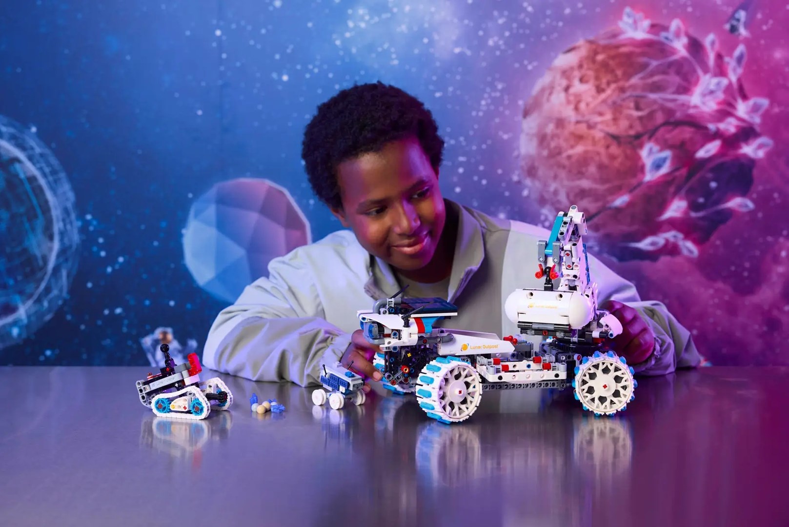 LEGO TECHNIC 42211 Lunar Outpost Moon