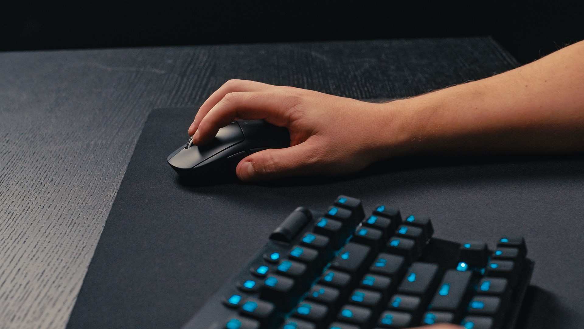 LOGITECH G 910-006630 mouse Gaming Right-hand