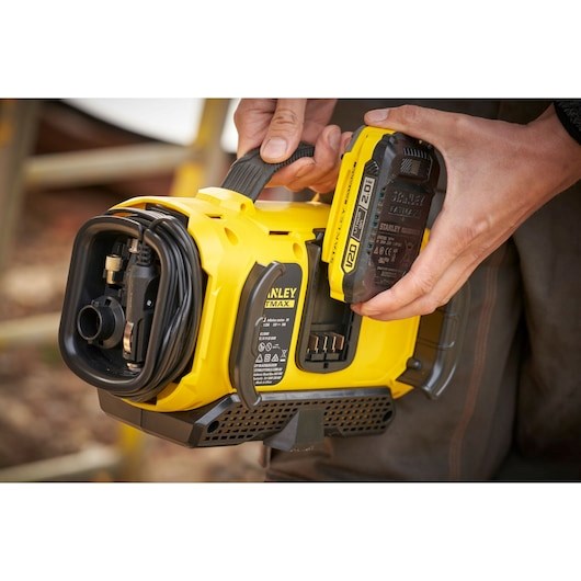 STANLEY Rechargeable compressor 18V SFMCE520B |