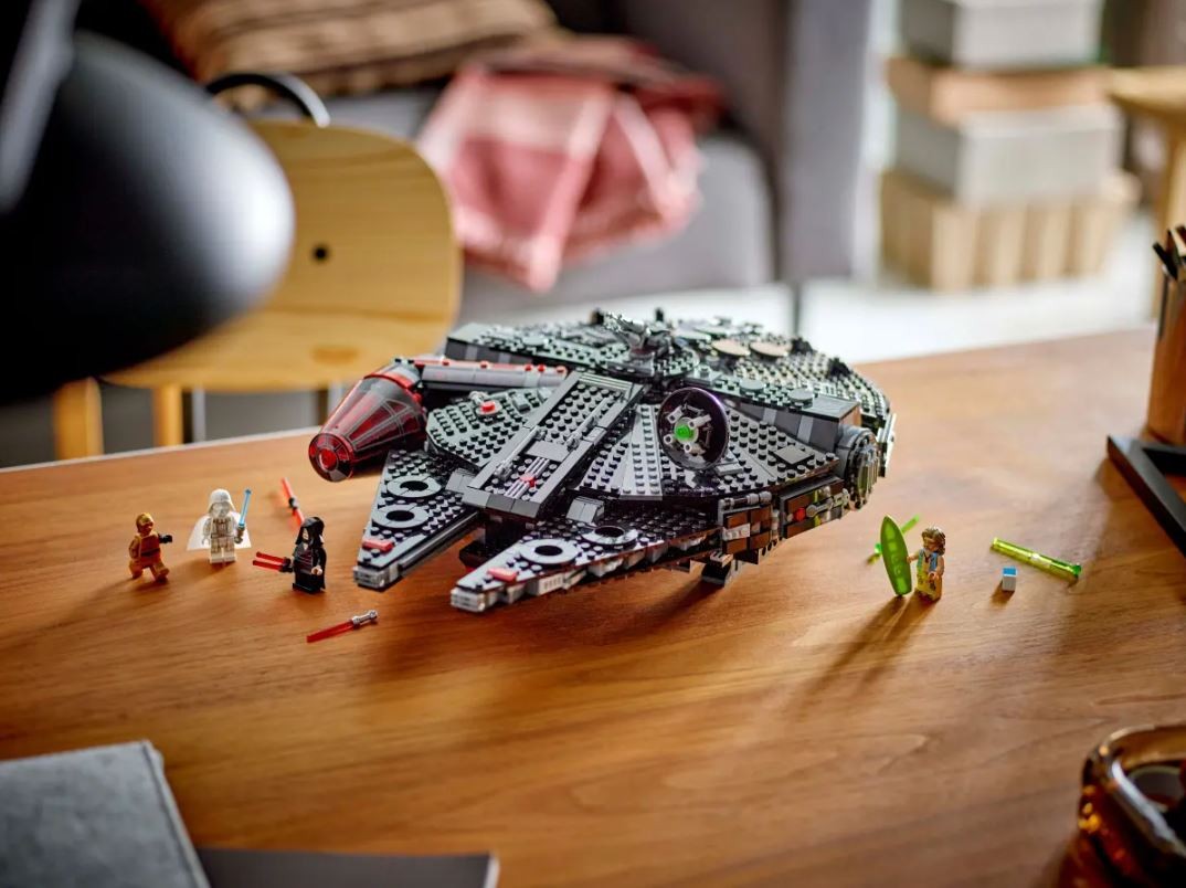 LEGO  Star Wars The Dark Falcon