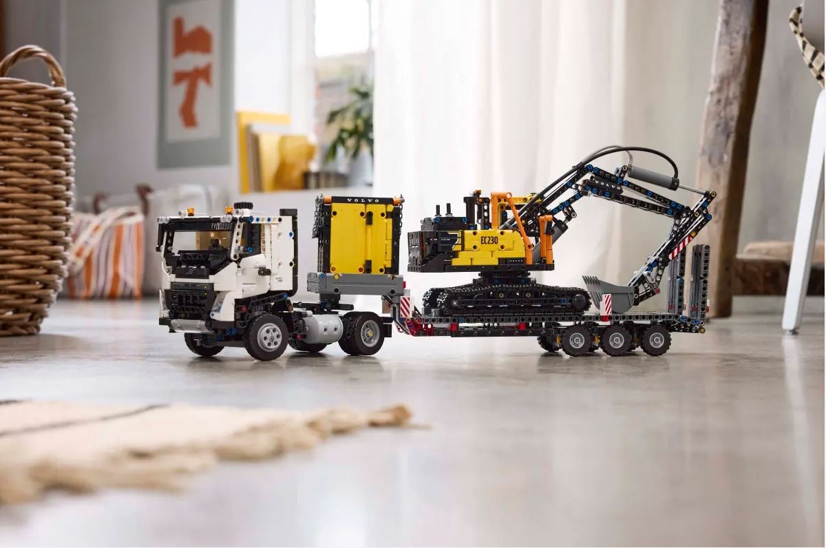 LEGO Volvo FMX Truck & EC230